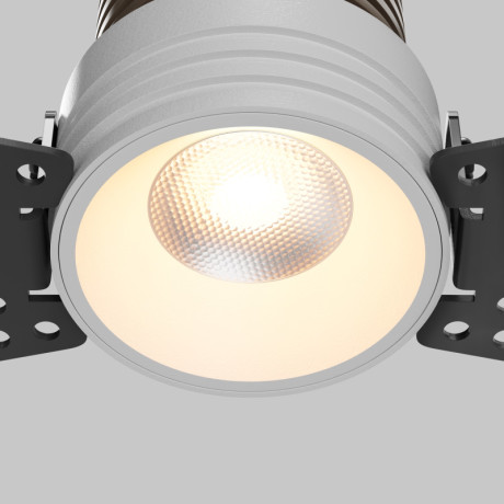 Встраиваемый светильник Maytoni Technical DL059-7W3K-TRS-W